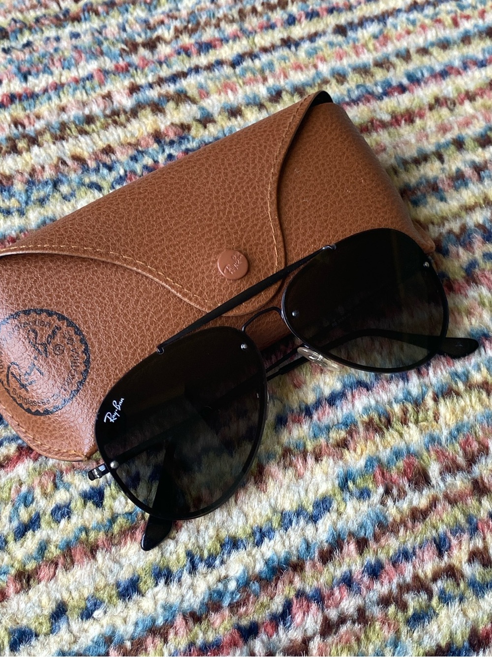 Ray-Ban Black Sunglasses with Brown Leather Case - Picture 1 of 13